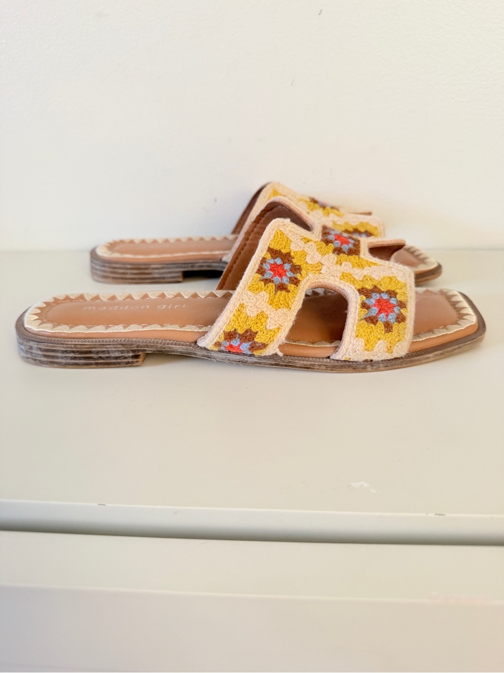 Madden Girl Yellow Crochet Slide Sandals with Floral Accent. 8.5 - Picture 4 of 8